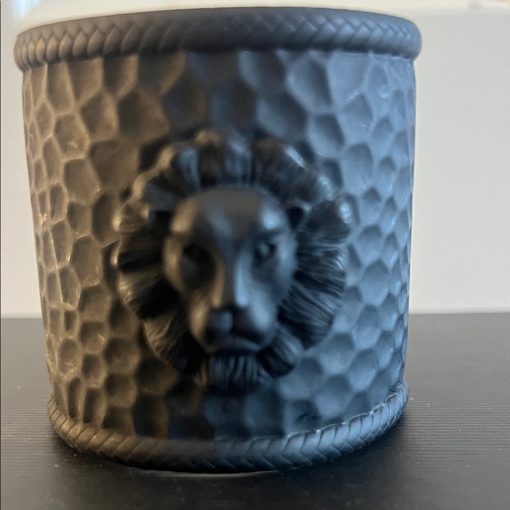 Black Lion Head Cuff Bracelet - Picture 4 of 4